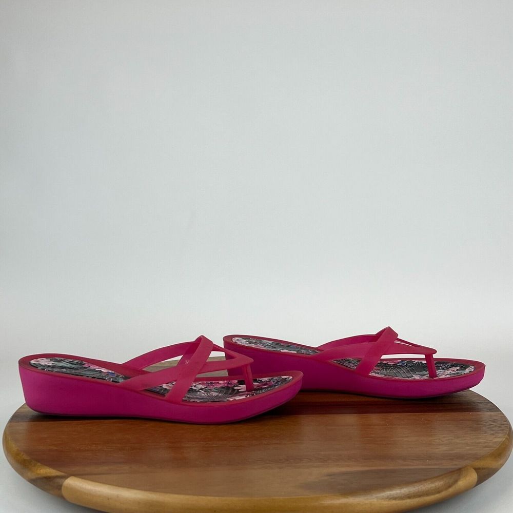 Womens Crocs Isabella Floral Print Jelly Wedge Thong Pink Sandals Size 9 M‎ GUC
